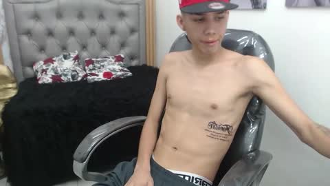 Snapshot of paul_ponce chatting on November 2025 12:17:01 PM PAUL online show from November 2025 12:17:01 PM