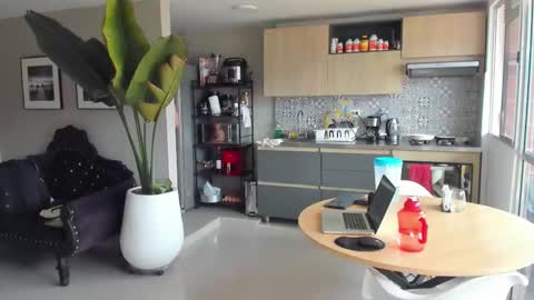 Paul online show from October 2025 05:36:01 PM