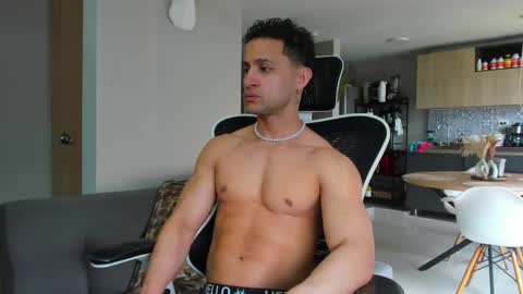 Snapshot of paul_reyborg chatting on November 2025 06:06:02 PM Paul online show from November 2025 06:06:02 PM