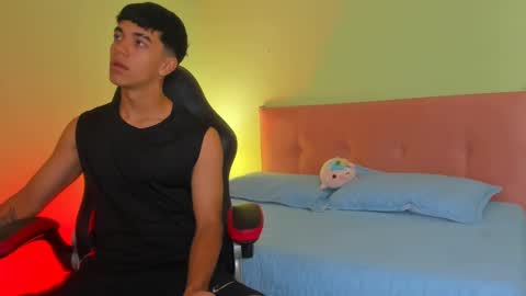 Snapshot of paul_sexycock chatting on February 2025 12:22:02 PM paul_sexycock online show from February 2025 12:22:02 PM