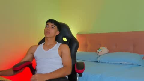Snapshot of paul_sexycock chatting on February 2025 03:41:02 PM paul_sexycock online show from February 2025 03:41:02 PM