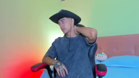 Snapshot of paul_sexycock chatting on February 2025 12:17:02 PM paul_sexycock online show from February 2025 12:17:02 PM