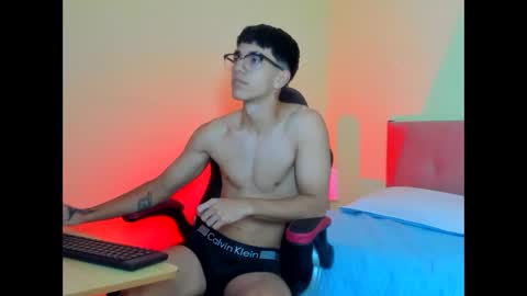 Snapshot of paul_sexycock chatting on February 2025 06:22:01 PM paul_sexycock online show from February 2025 06:22:01 PM