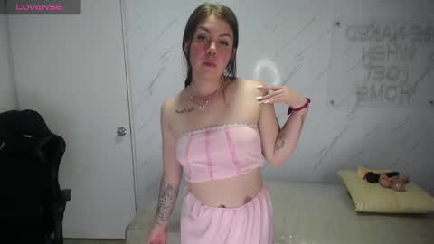 Snapshot of paula_b_ chatting on December 2024 03:54:02 PM Paula online show from December 2024 03:54:02 PM