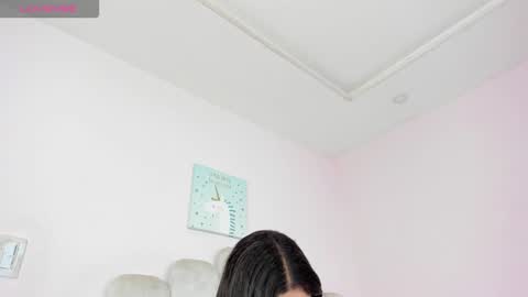 Snapshot of paula_cosio chatting on December 2025 01:07:01 PM dahia online show from December 2025 01:07:01 PM