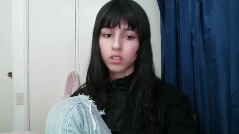 Snapshot of paulainblue chatting on December 2024 12:52:01 AM online show from December 2024 12:52:01 AM