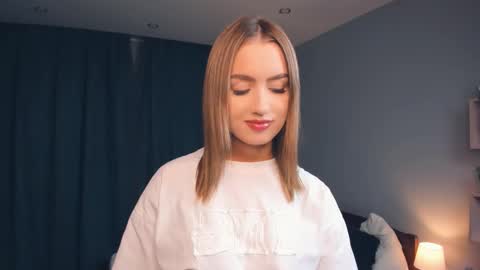 Snapshot of paulettelafevre chatting on September 2025 07:57:01 PM Eva online show from September 2025 07:57:01 PM