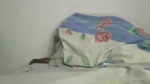 Snapshot of paulhot18 chatting on February 2025 08:45:02 PM Paul Mklain online show from February 2025 08:45:02 PM