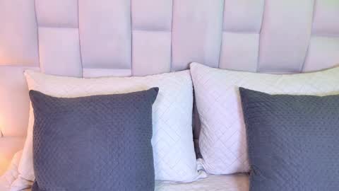 Paulina  online show from December 2025 07:43:02 PM