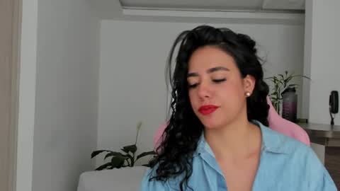 Snapshot of paulina_dossantos chatting on March 2025 08:56:01 PM paulina online show from March 2025 08:56:01 PM