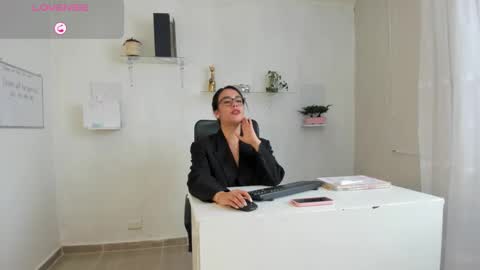 Snapshot of paulina_dossantos chatting on September 2025 06:52:01 PM paulina online show from September 2025 06:52:01 PM