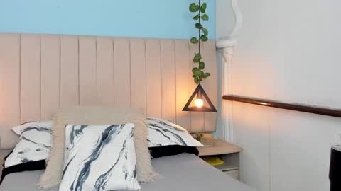 Snapshot of paulina_lopezz chatting on January 2025 08:35:02 PM PAULINA online show from January 2025 08:35:02 PM