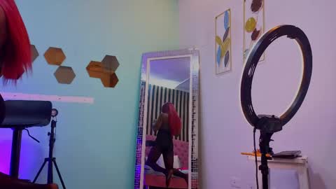 Paulina  online show from May 2026 05:00:01 PM