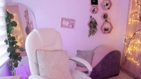 Snapshot of paulinacostello chatting on October 2025 06:28:01 PM Estefania online show from October 2025 06:28:01 PM