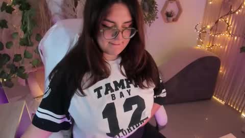 Snapshot of paulinacostello chatting on February 2026 05:08:01 PM Estefania online show from February 2026 05:08:01 PM