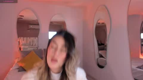 Paulina Santos  online show from September 2025 07:03:01 PM