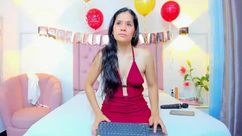 paulinavera online show from May 2026 01:28:01 PM