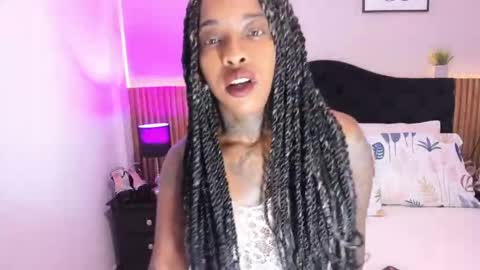 Pauline online show from April 2026 01:21:01 AM