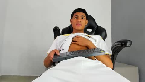 Snapshot of paull_cassidy chatting on October 2025 08:20:01 PM Paull Cassidy online show from October 2025 08:20:01 PM