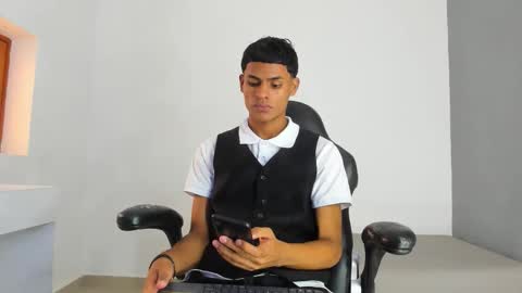 Snapshot of paull_cassidy chatting on October 2025 07:14:01 PM Paull Cassidy online show from October 2025 07:14:01 PM