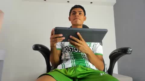 Snapshot of paull_cassidy chatting on October 2025 07:25:02 PM Paull Cassidy online show from October 2025 07:25:02 PM