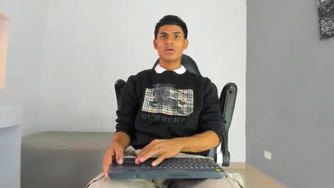 Snapshot of paull_cassidy chatting on October 2025 07:40:01 PM Paull Cassidy online show from October 2025 07:40:01 PM