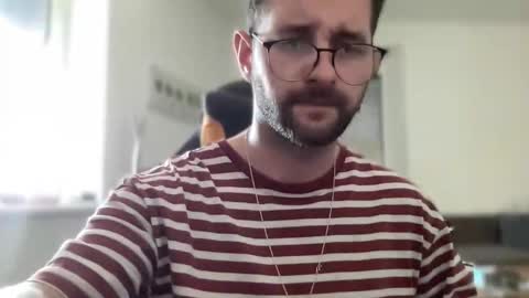 Snapshot of paulsimpsn chatting on September 2025 07:52:02 AM love bush online show from September 2025 07:52:02 AM