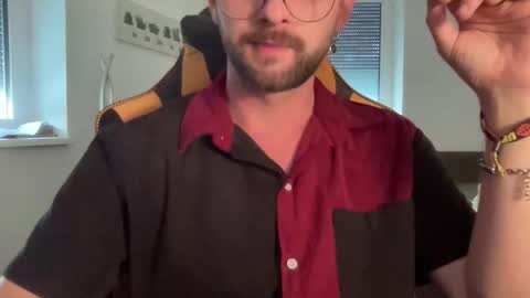 Snapshot of paulsimpsn chatting on October 2025 02:14:02 PM love bush online show from October 2025 02:14:02 PM