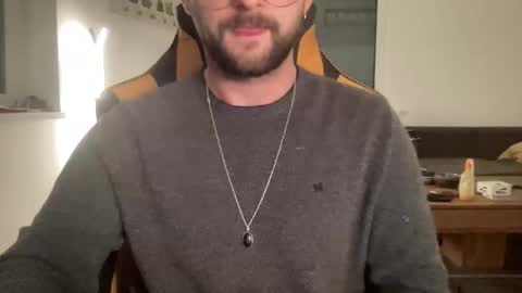 Snapshot of paulsimpsn chatting on October 2025 04:50:01 PM love bush online show from October 2025 04:50:01 PM