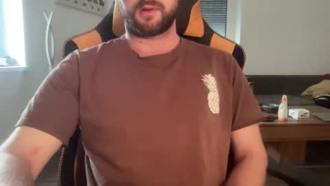 Snapshot of paulsimpsn chatting on October 2025 07:40:02 AM love bush online show from October 2025 07:40:02 AM