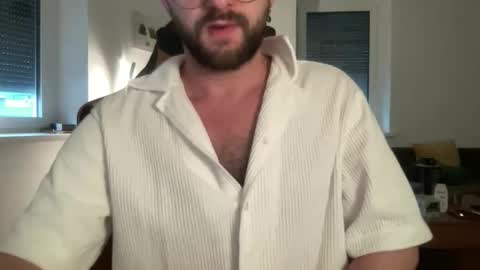 Snapshot of paulsimpsn chatting on November 2025 06:51:02 AM love bush online show from November 2025 06:51:02 AM