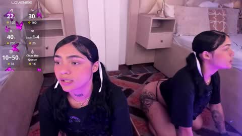 Pau online show from November 2025 01:54:02 PM