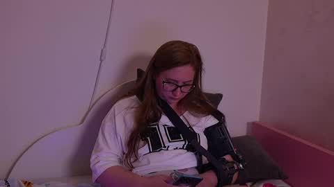 Snapshot of pawg_official chatting on May 2026 01:45:02 AM pawg_official online show from May 2026 01:45:02 AM