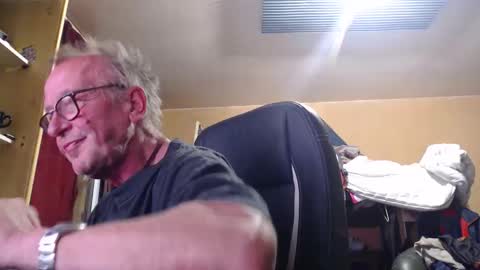 Snapshot of pc8474408 chatting on September 2025 02:33:01 AM pc8474408 online show from September 2025 02:33:01 AM