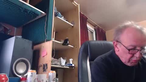 Snapshot of pc8474408 chatting on September 2025 12:05:01 PM pc8474408 online show from September 2025 12:05:01 PM