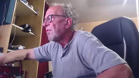 Snapshot of pc8474408 chatting on October 2025 09:40:01 AM pc8474408 online show from October 2025 09:40:01 AM