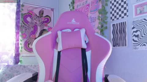  P E A C H   online show from May 2026 10:08:02 PM