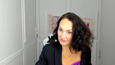 Christina online show from July 2026 12:18:02 PM