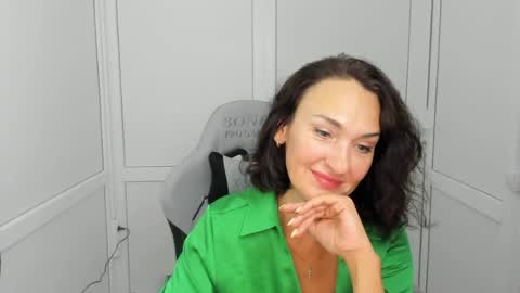 Christina online show from August 2026 06:27:02 AM