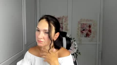 Christina online show from August 2026 12:18:02 PM