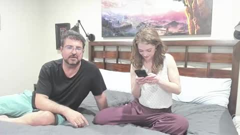 Snapshot of peaches_and_cupcake chatting on January 2026 01:32:01 AM Peaches Cupcake Rachel and Bryce online show from January 2026 01:32:01 AM