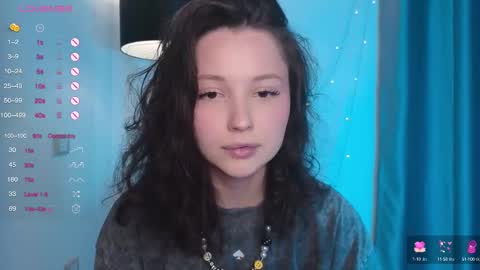 Snapshot of peachvibes chatting on March 2025 01:42:02 AM Lili online show from March 2025 01:42:02 AM