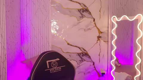 peachy_tay online show from April 2026 11:56:01 AM