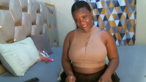 Snapshot of peachygirl255 chatting on April 2026 06:10:01 PM Peachy online show from April 2026 06:10:01 PM