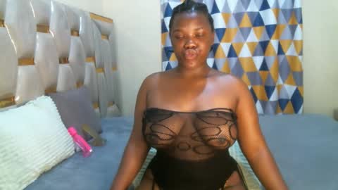 Snapshot of peachygirl255 chatting on May 2026 05:45:01 AM Peachy online show from May 2026 05:45:01 AM