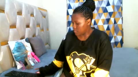Snapshot of peachygirl255 chatting on May 2026 04:07:02 AM Peachy online show from May 2026 04:07:02 AM