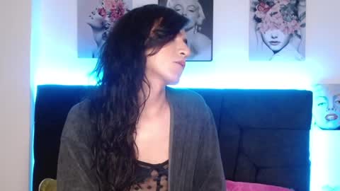 pearlatin online show from January 2025 01:21:02 AM