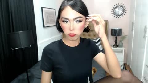 Pearl online show from February 2025 09:05:02 PM