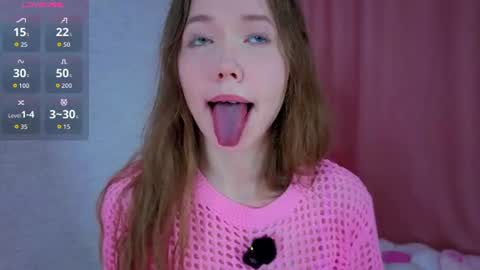 Snapshot of pearly_peach_ chatting on July 2026 12:06:01 AM pearly_peach_ online show from July 2026 12:06:01 AM