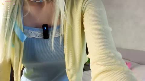 Snapshot of peek_in_my_window chatting on September 2025 02:11:01 AM tony online show from September 2025 02:11:01 AM